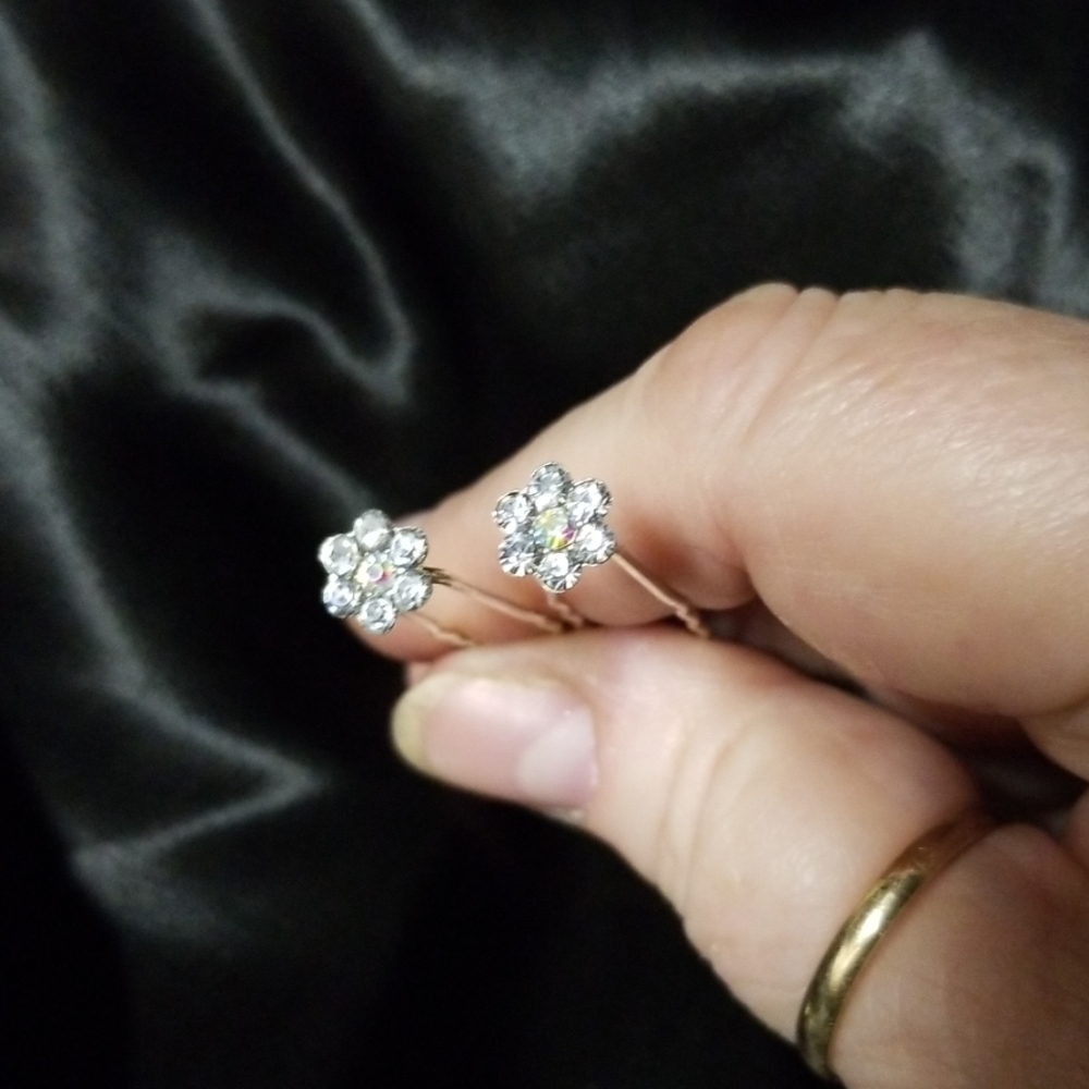 🆕️ Two Beautiful Rhinestone Hairpins NWOT